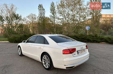 Седан Audi A8 2012 в 