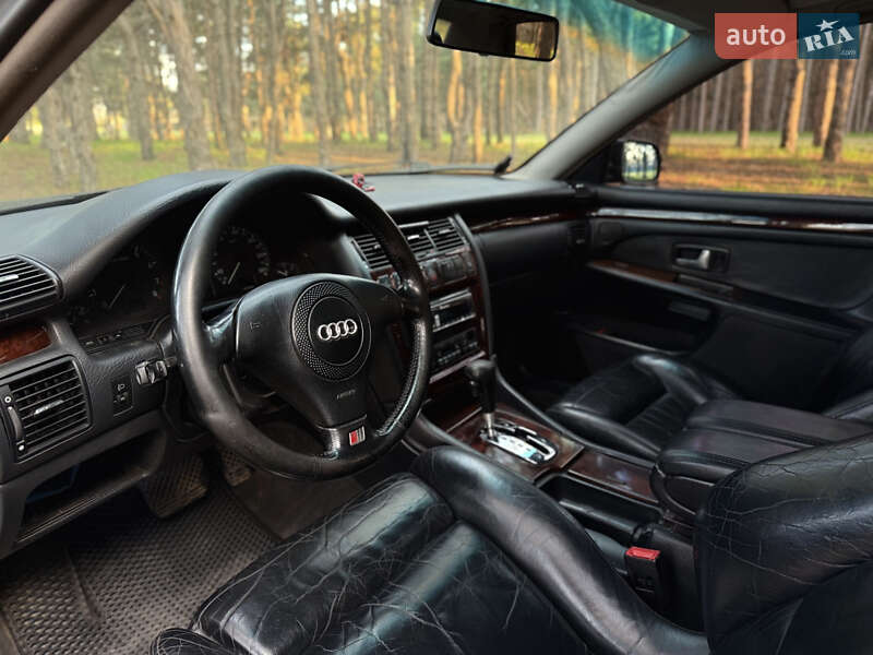 Седан Audi A8 1995 в Николаеве