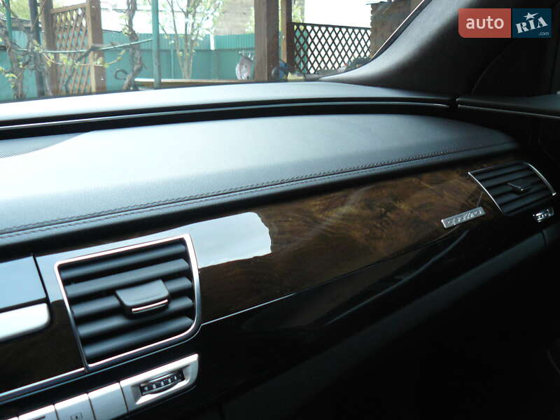Седан Audi A8 2013 в Ивано-Франковске
