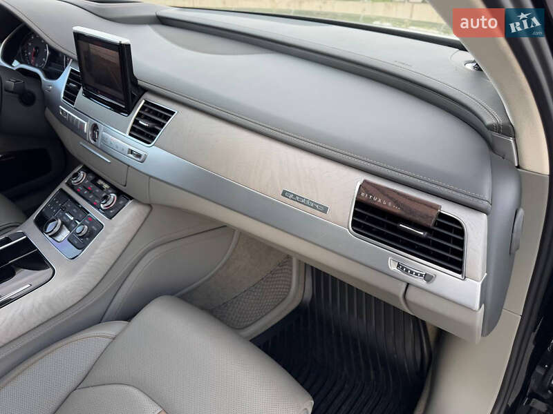 Седан Audi A8 2013 в Киеве