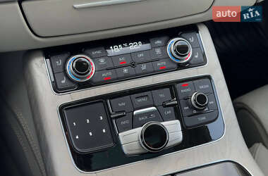 Седан Audi A8 2013 в Киеве