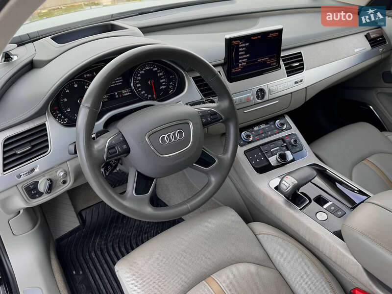 Седан Audi A8 2013 в Киеве