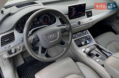 Седан Audi A8 2013 в 