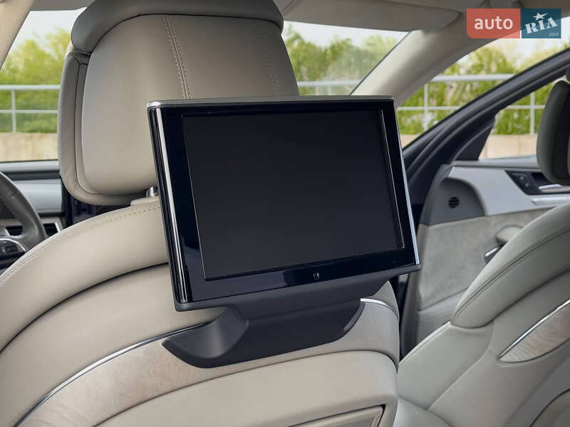 Седан Audi A8 2013 в Киеве