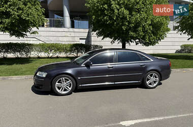 Седан Audi A8 2004 в 