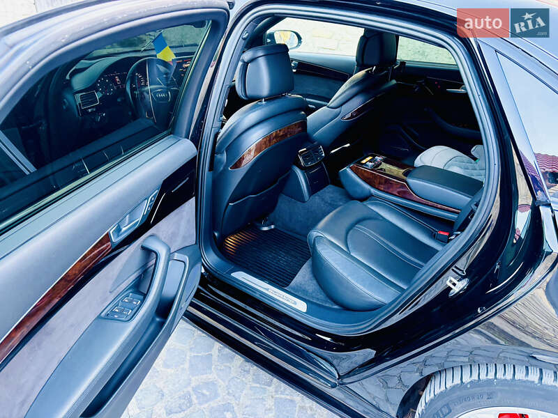 Седан Audi A8 2015 в Хмельницькому