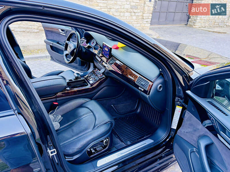 Седан Audi A8 2015 в Хмельницькому