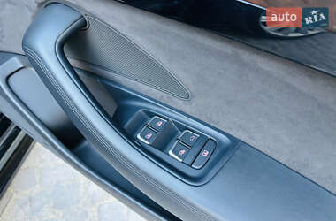 Седан Audi A8 2015 в 