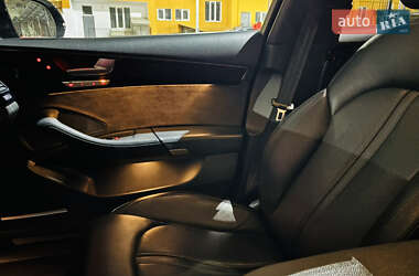 Седан Audi A8 2015 в 