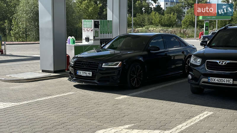 Седан Audi A8 2015 в Хмельницькому