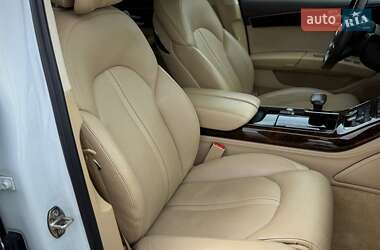 Седан Audi A8 2016 в 
