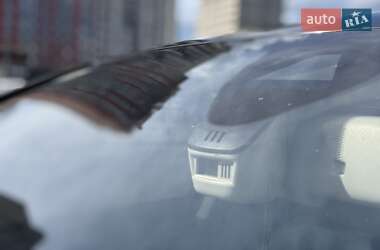 Седан Audi A8 2013 в 