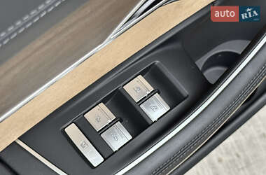 Седан Audi A8 2019 в 