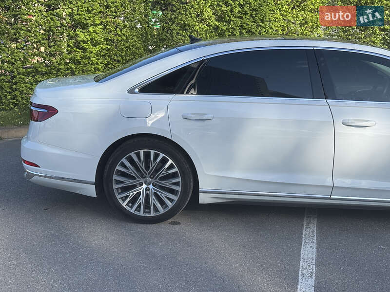 Седан Audi A8 2020 в Киеве