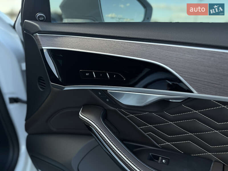 Седан Audi A8 2020 в Киеве