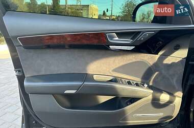Седан Audi A8 2012 в 