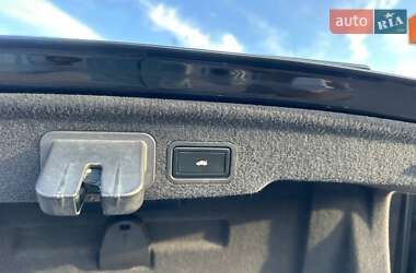 Седан Audi A8 2012 в 