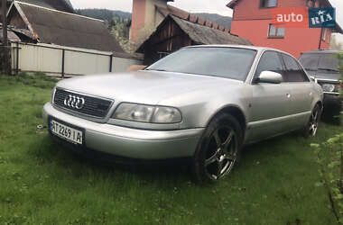 Седан Audi A8 1995 в Поляниці