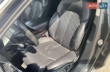 Седан Audi A8 2012 в 