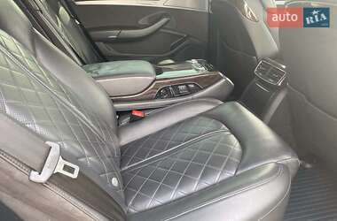 Седан Audi A8 2012 в 