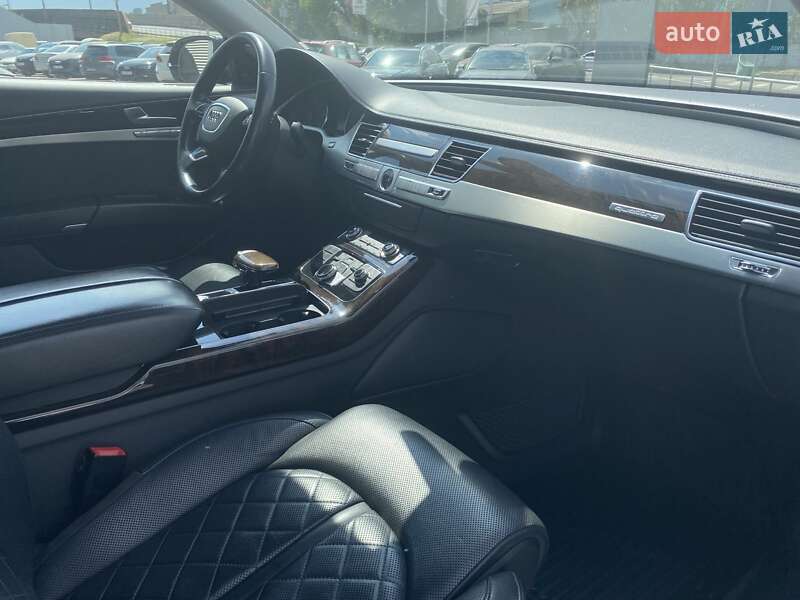 Седан Audi A8 2012 в Днепре