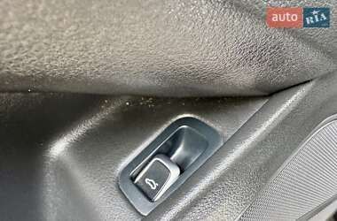 Седан Audi A8 2017 в 