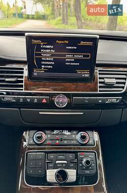 Седан Audi A8 2017 в 