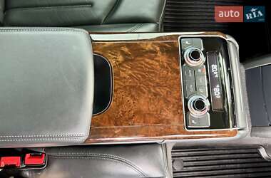 Седан Audi A8 2017 в 