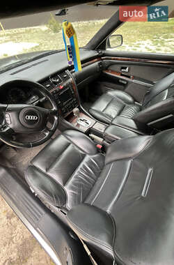 Седан Audi A8 2000 в 