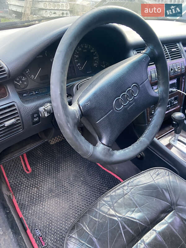 Седан Audi A8 1996 в Хмельницком