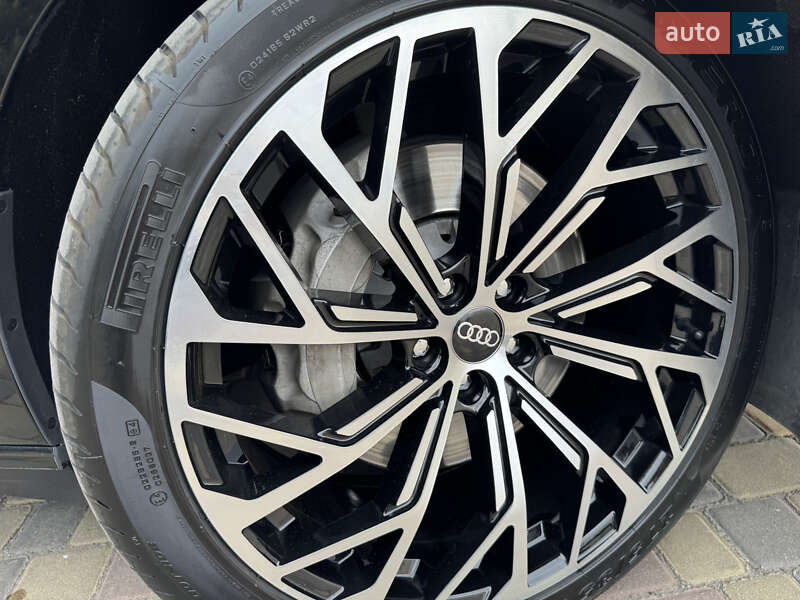 Седан Audi A8 2018 в Днепре
