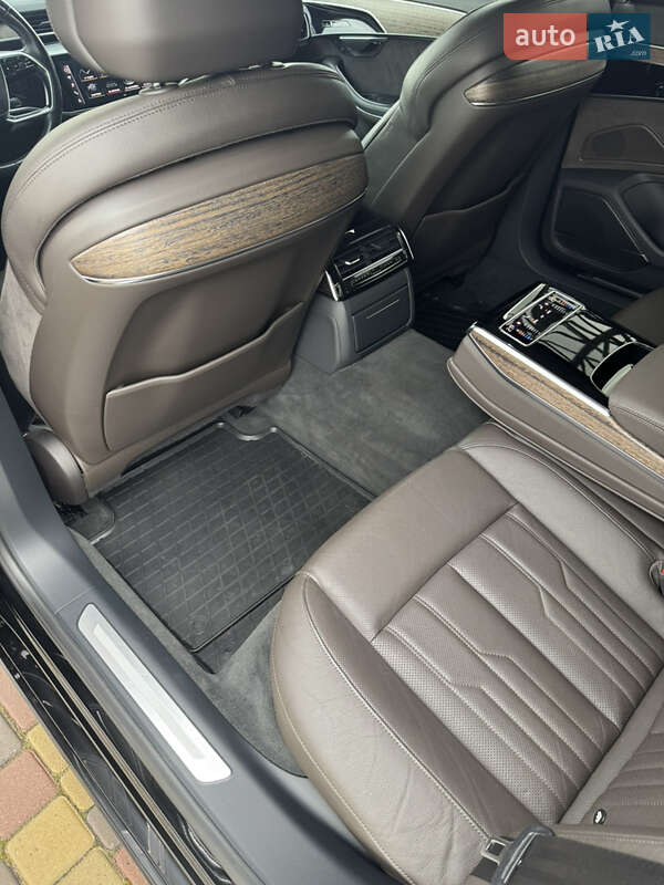 Седан Audi A8 2018 в Днепре