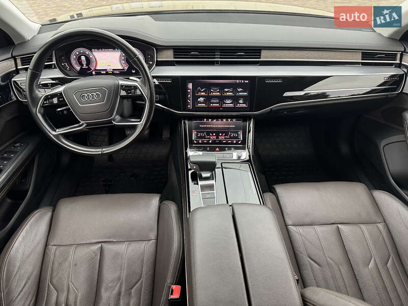 Седан Audi A8 2018 в Днепре