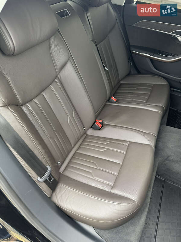 Седан Audi A8 2018 в Днепре