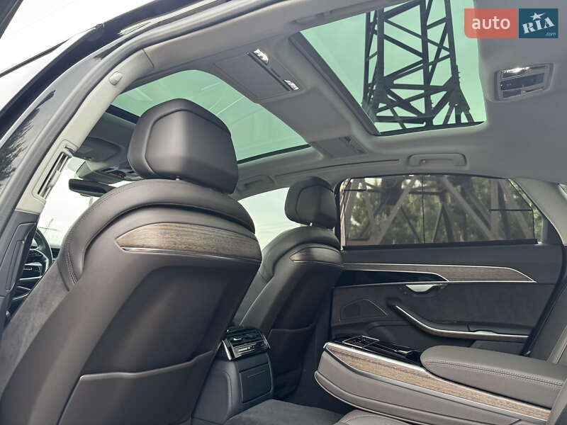 Седан Audi A8 2018 в Днепре