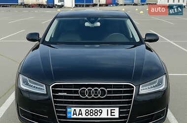 Седан Audi A8 2017 в 