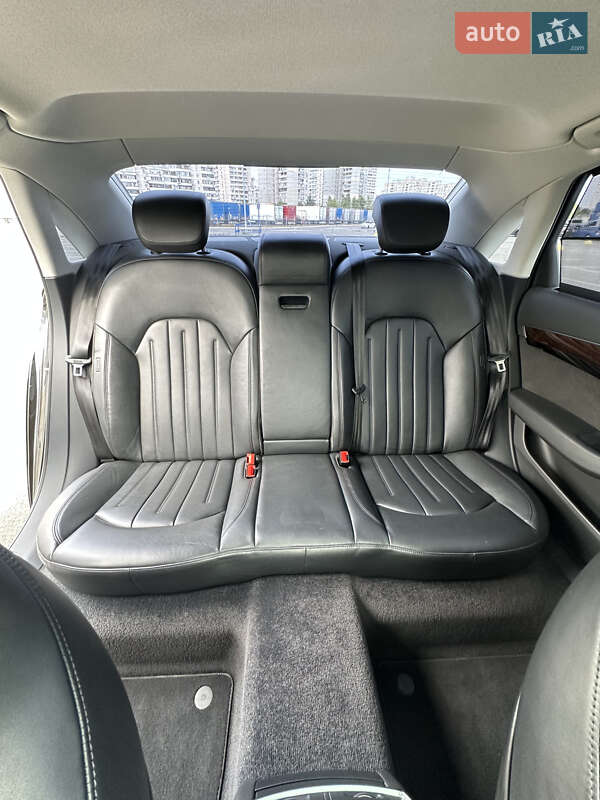 Седан Audi A8 2017 в Києві