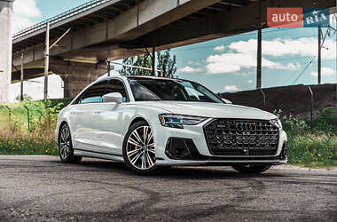 Седан Audi A8 2022 в 