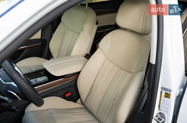 Седан Audi A8 2022 в 