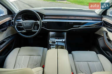 Седан Audi A8 2022 в 