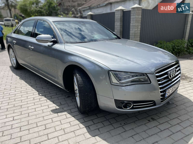 Седан Audi A8 2013 в Львові