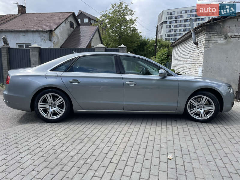 Седан Audi A8 2013 в Львові