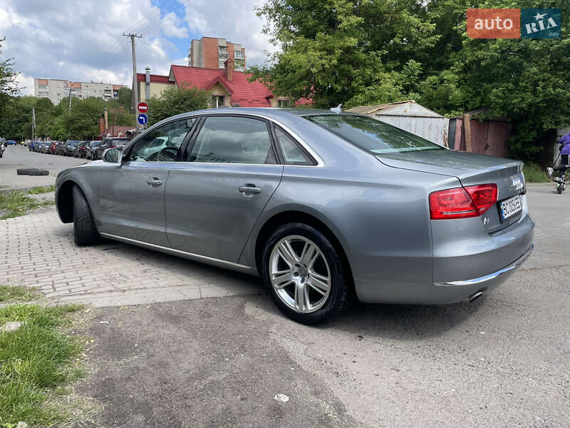 Седан Audi A8 2013 в Львові