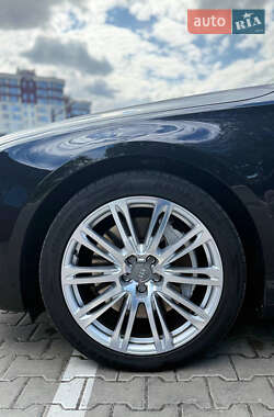 Седан Audi A8 2013 в 