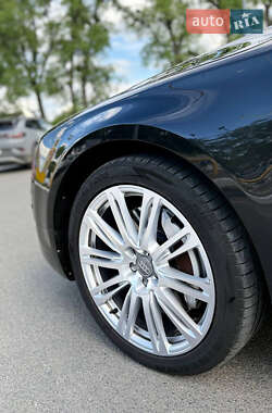 Седан Audi A8 2013 в 