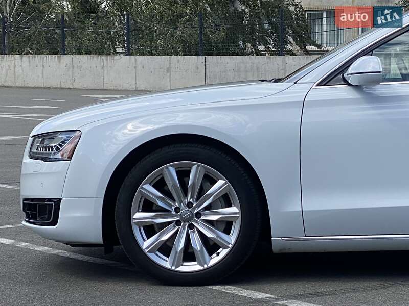 Седан Audi A8 2015 в Киеве