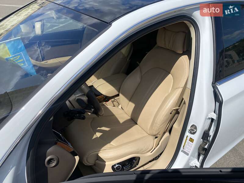 Седан Audi A8 2015 в Киеве