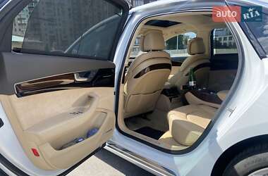 Седан Audi A8 2015 в 