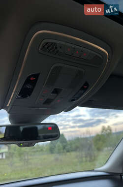 Седан Audi A8 2012 в 