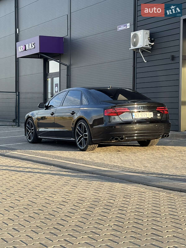 Седан Audi A8 2015 в Ивано-Франковске
